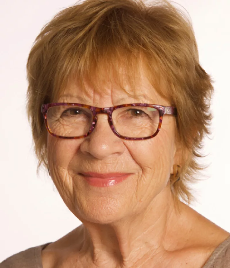 Kataryna Longley headshot 0