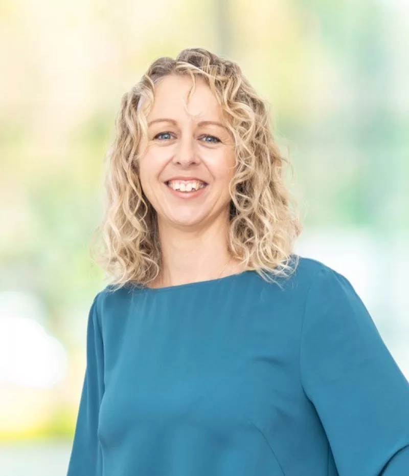 Kris Elvidge Head Shot green